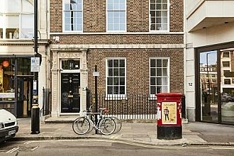 Golden Square, Soho, W1F