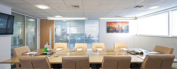 East Smithfield, Tower Hill, E1W